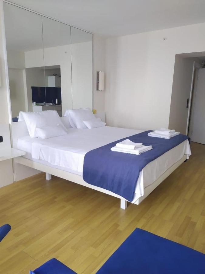 Luxury Aparthotel In Orbi City Sea View Батуми Экстерьер фото
